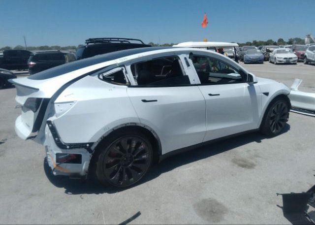 2021 TESLA MODEL Y(VIN: 5YJYGDEF4MF076220