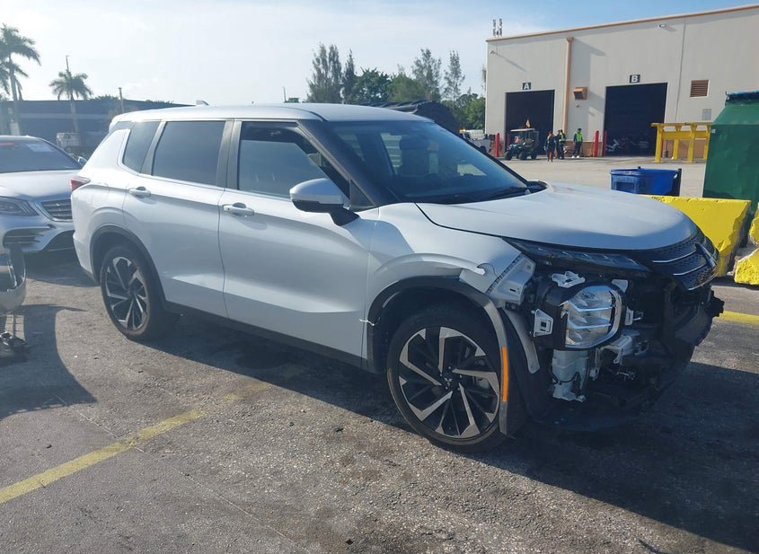 2024 Mitsubishi Outlander 2.5L photo