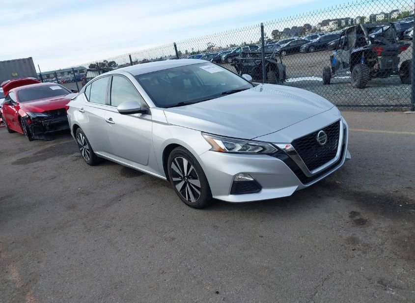 2022 NISSAN ALTIMA SV FWD photo