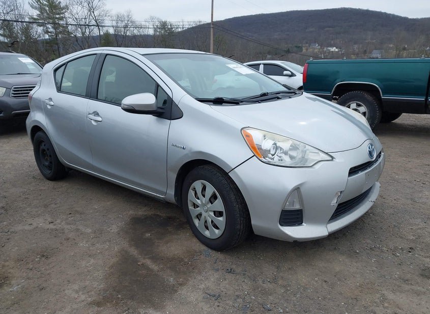 2014 Toyota Prius C 1.5L photo