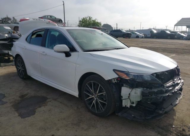 2022 TOYOTA CAMRY (VIN: 4T1T11AK1NU692216)