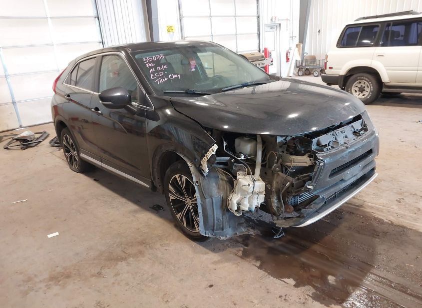 2018 MITSUBISHI ECLIPSE CROSS SE photo