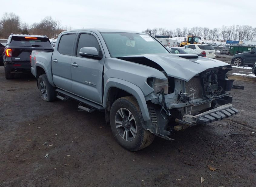 2018 TOYOTA TACOMA TRD SPORT photo