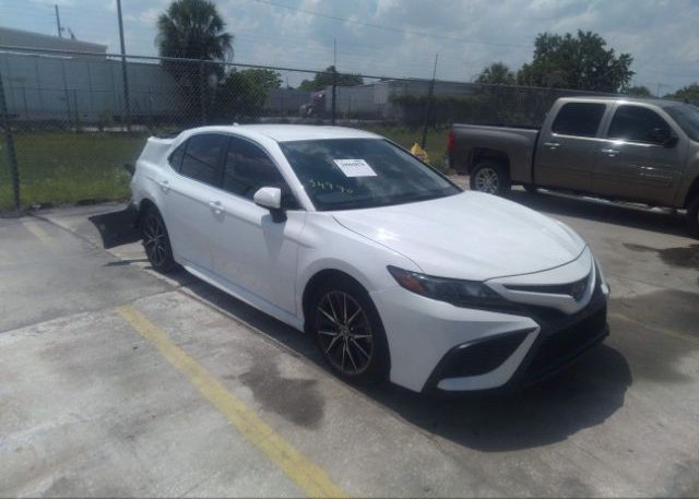 2021 TOYOTA CAMRY (VIN: 4T1G11AK3MU525131)