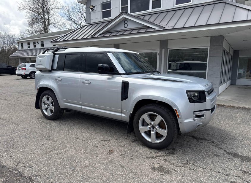 2022 Land Rover Defender 3.0L photo