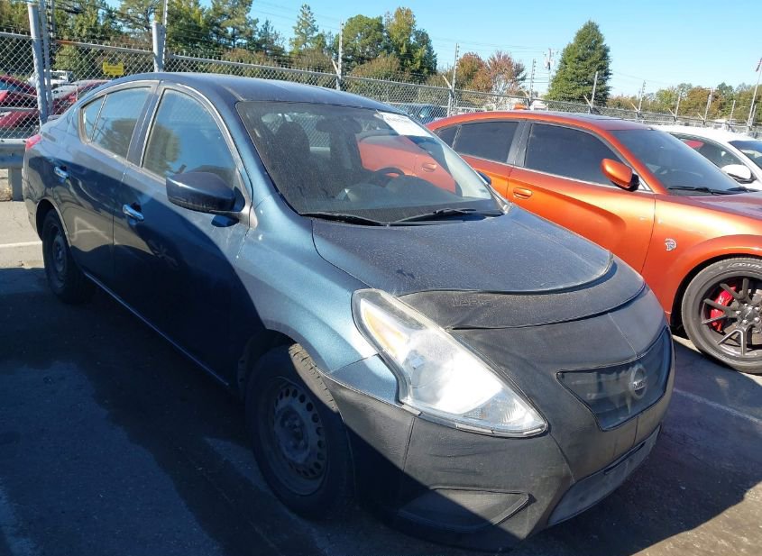 2015 NISSAN VERSA 1.6 SV photo