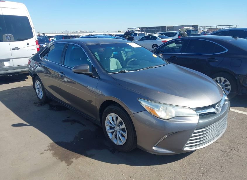 2017 TOYOTA CAMRY LE photo