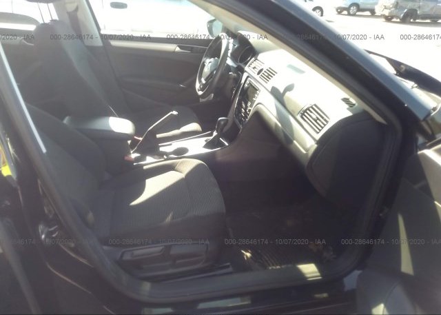 пригнать из сша 2016 VOLKSWAGEN PASSAT 1VWAT7A34GC045557