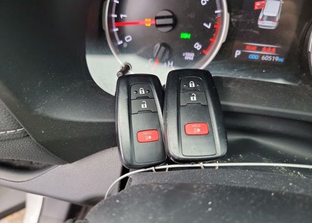 2021 TOYOTA RAV4 XLE/XLE PREMIUM (VIN: 2T3P1RFV4MW230628)