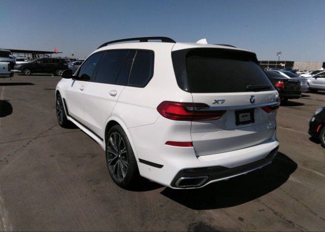 2021 BMW X7(VIN: 5UXCW2C09M9F35897