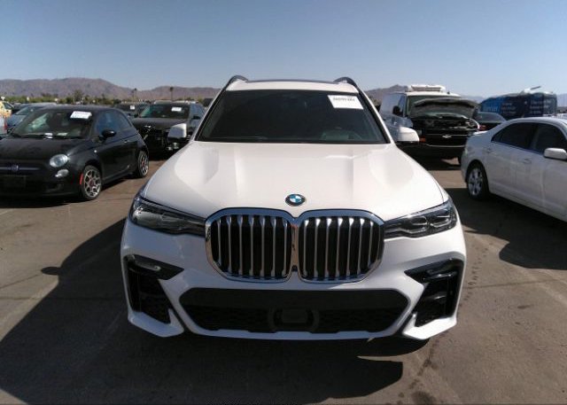 2021 BMW X7(VIN: 5UXCW2C09M9F35897