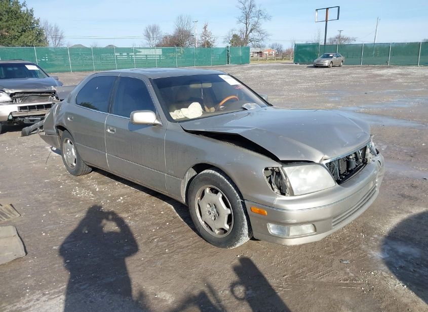 2000 LEXUS LS 400 photo