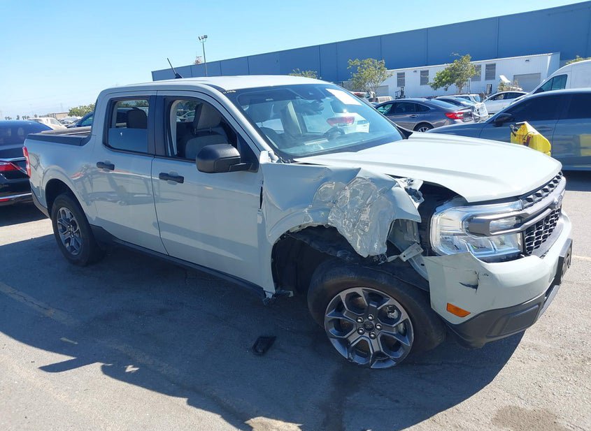 2023 Ford Maverick 2.5L (VIN: 3FTTW8E33PRA56263)