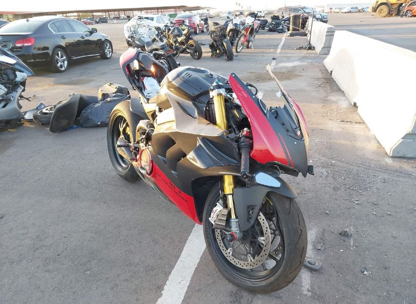 2021 DUCATI PANIGALE V4/V4S/V4S SPECIALE photo