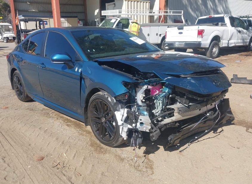 2025 TOYOTA CAMRY SE photo