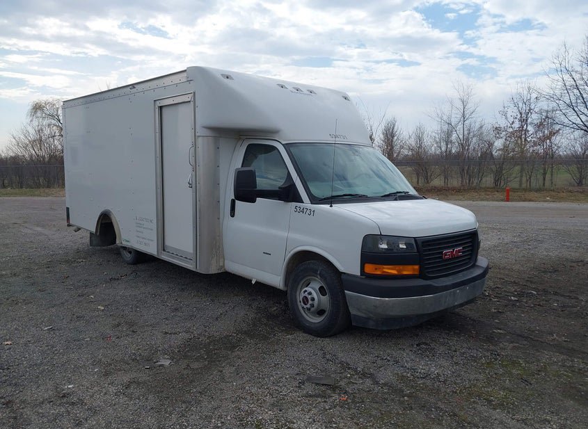 2023 Gmc Savana Cutaway photo