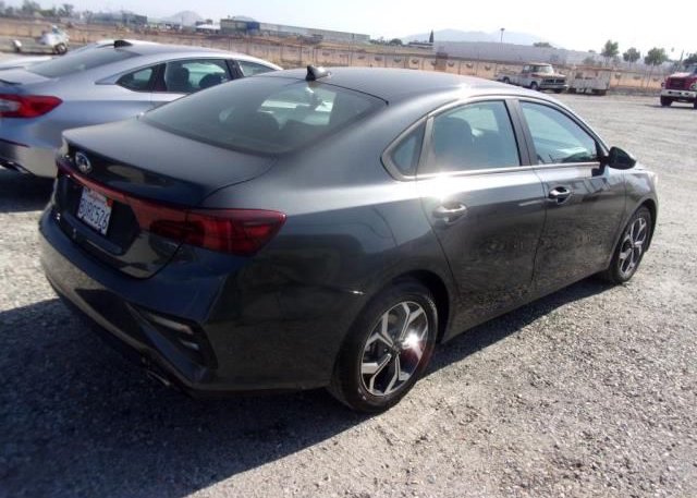2021 KIA FORTE(VIN: 3KPF24AD2ME304652