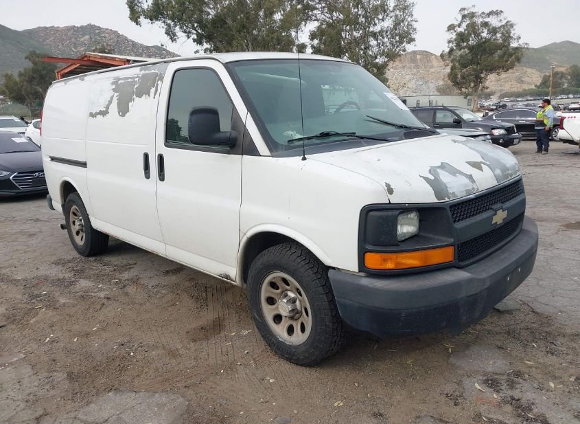 2011 CHEVROLET EXPRESS 1500 WORK VAN photo