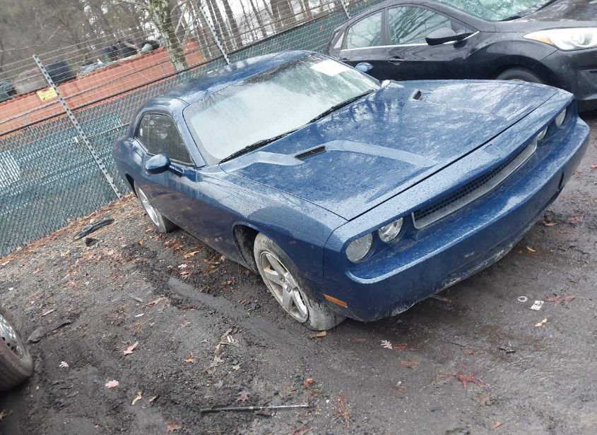 2010 DODGE CHALLENGER SE photo