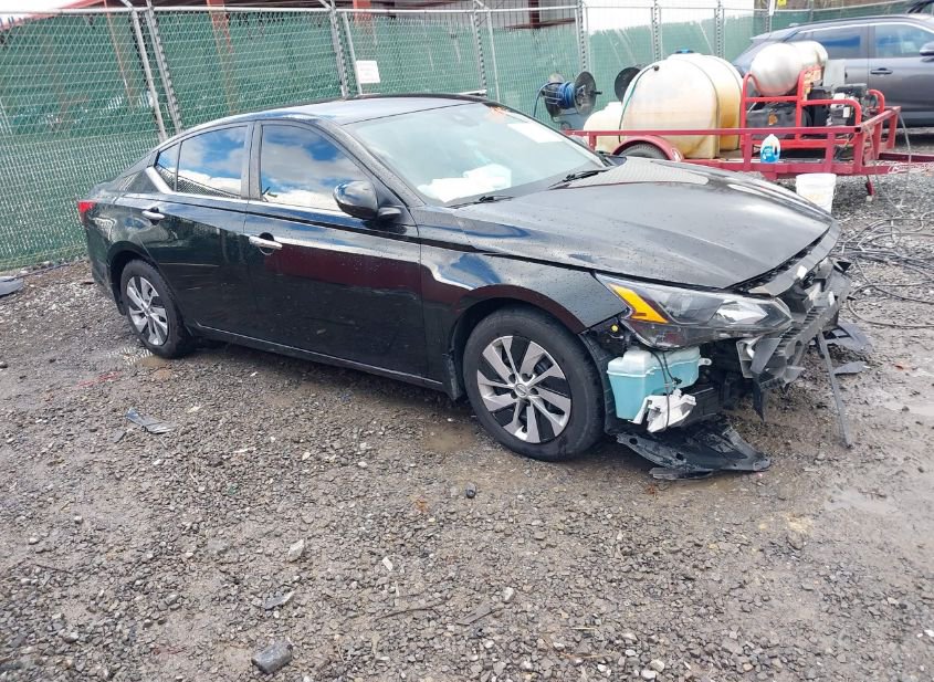 2022 NISSAN ALTIMA S FWD photo