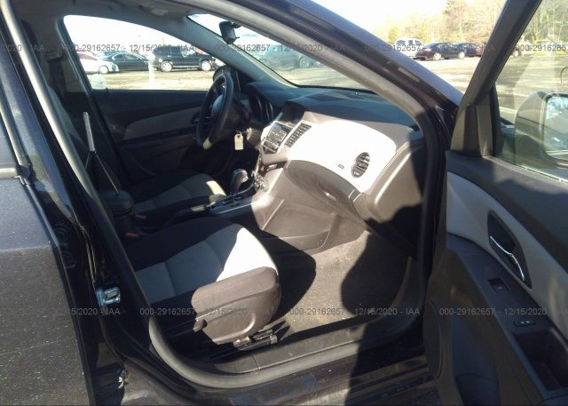 пригнать из сша 2016 CHEVROLET CRUZE LIMITED 1G1PC5SG3G7141619