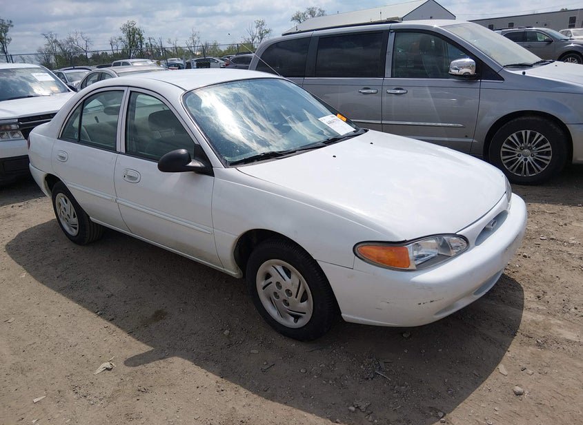 1999 Ford Escort 2.0L photo