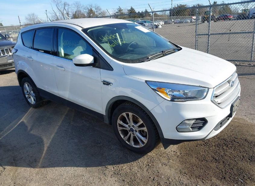 2017 FORD ESCAPE SE photo