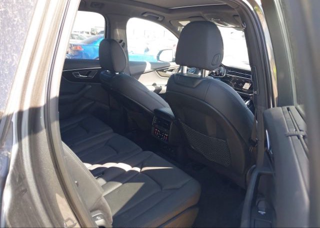 2021 AUDI Q7(VIN: WA1LJAF73MD039288