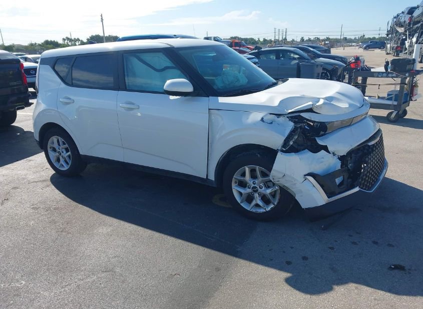 2025 KIA SOUL LX photo