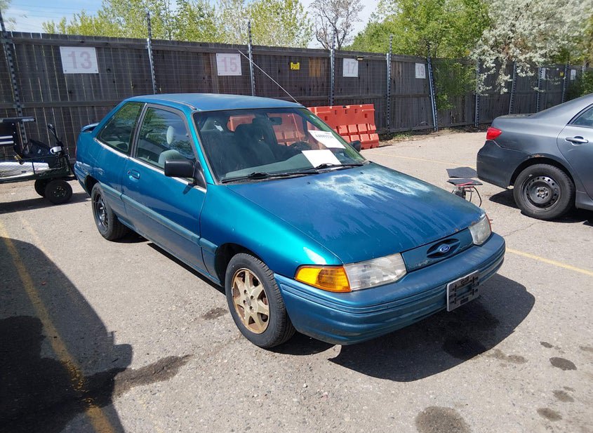1995 Ford Escort 1.9L photo