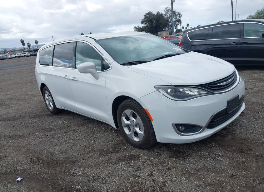 2018 CHRYSLER PACIFICA HYBRID TOURING PLUS photo