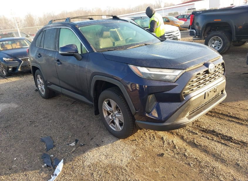 2022 TOYOTA RAV4 HYBRID XLE photo