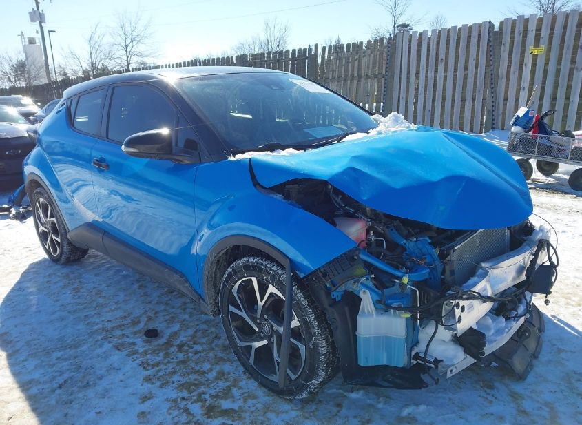 2019 TOYOTA C-HR XLE photo