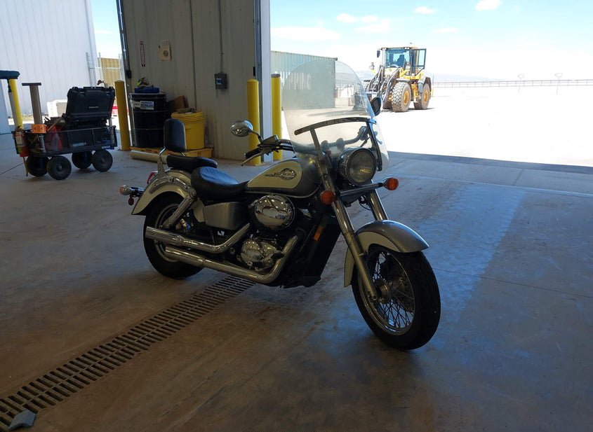 2001 Honda Vt750 2 photo