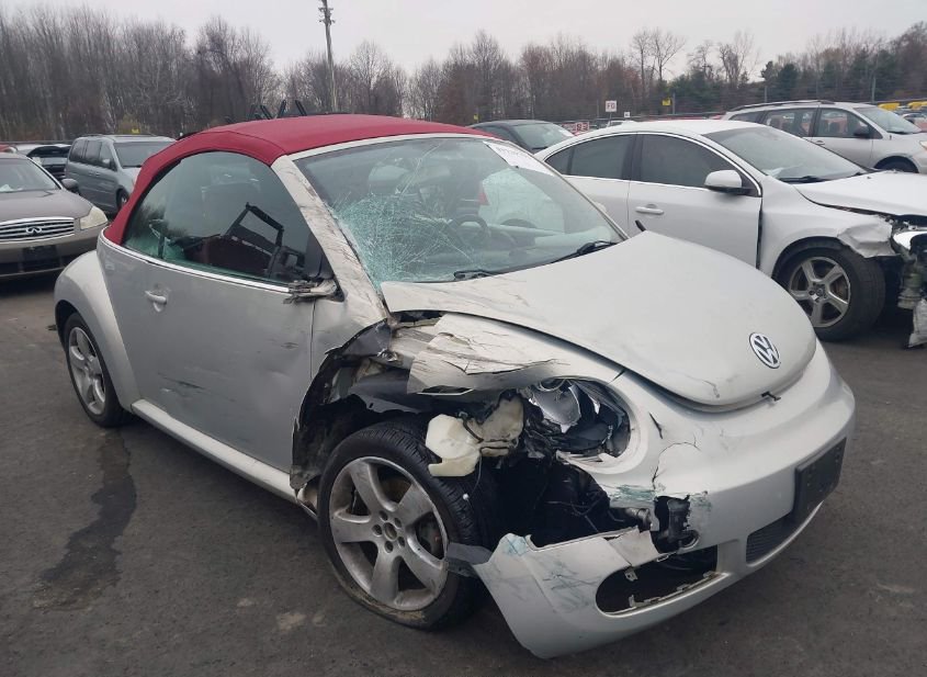 2009 VOLKSWAGEN NEW BEETLE 2.5L BLUSH EDITION photo