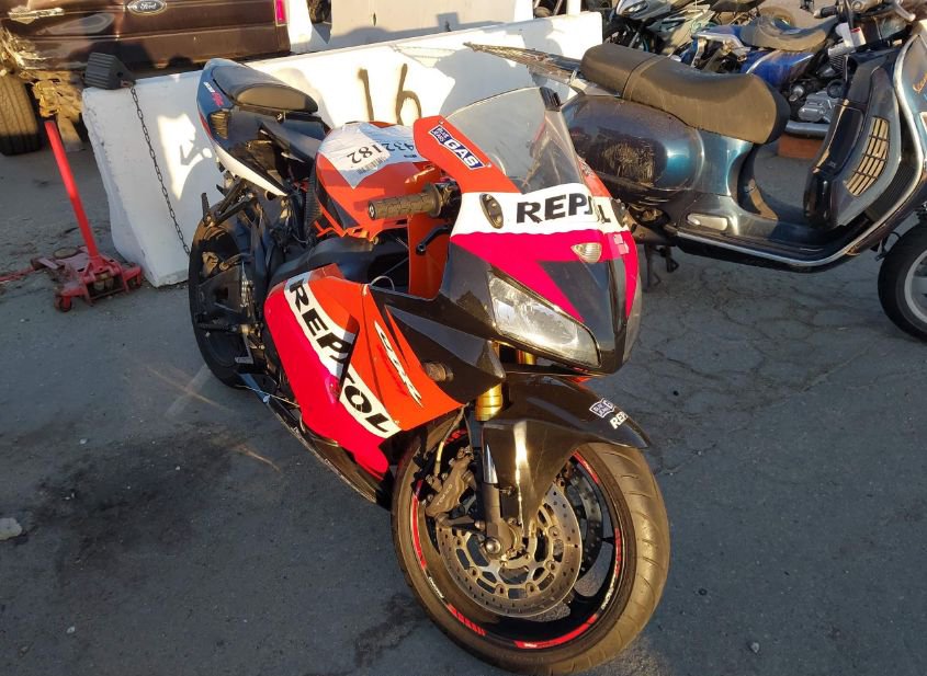 2005 HONDA CBR600 RR photo