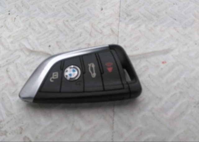 2018 BMW X1 VIN: WBXHT3C38J5L34155