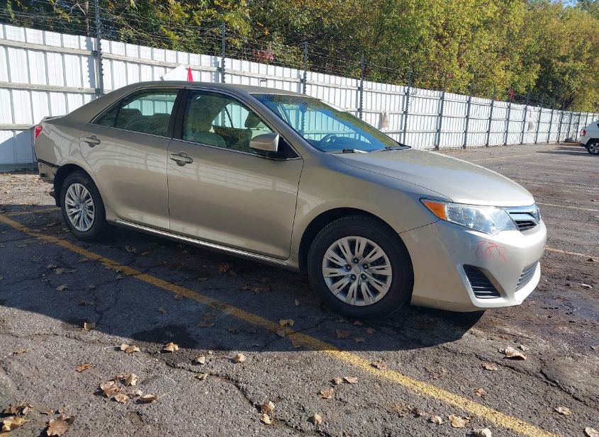 2013 TOYOTA CAMRY LE photo