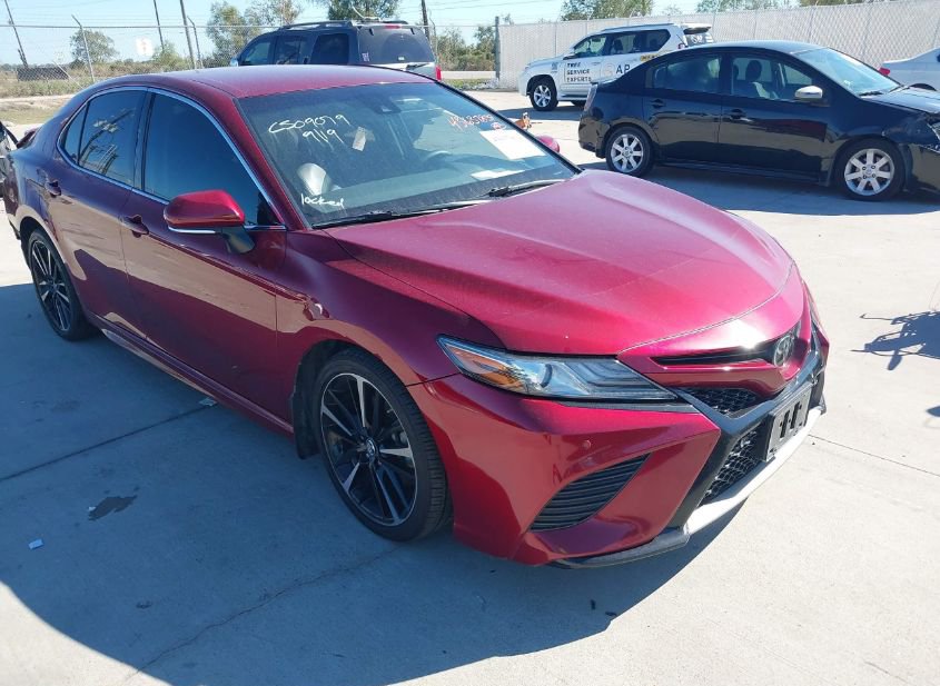 2018 TOYOTA CAMRY XSE photo