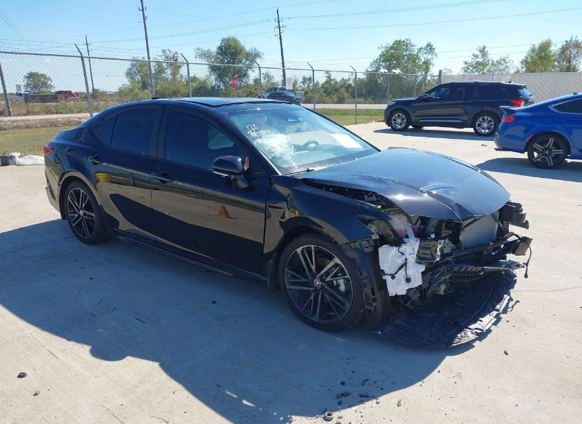 2025 TOYOTA CAMRY XSE photo