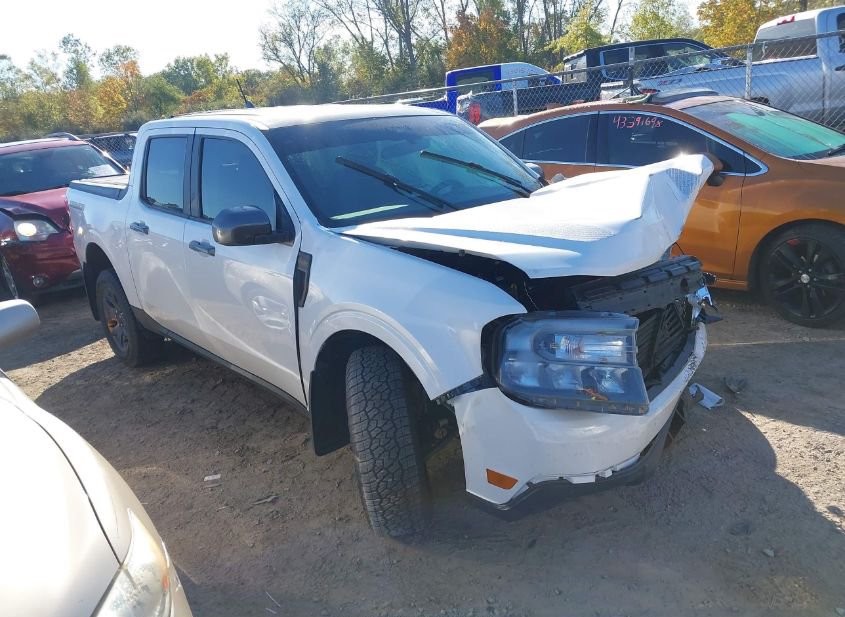 2023 FORD MAVERICK LARIAT photo