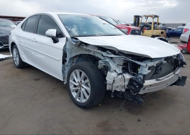 2021 TOYOTA CAMRY (VIN: 4T1C11AK2MU593001)