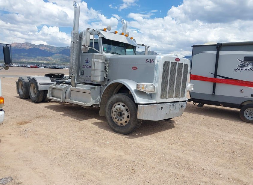 2019 Peterbilt 389 photo