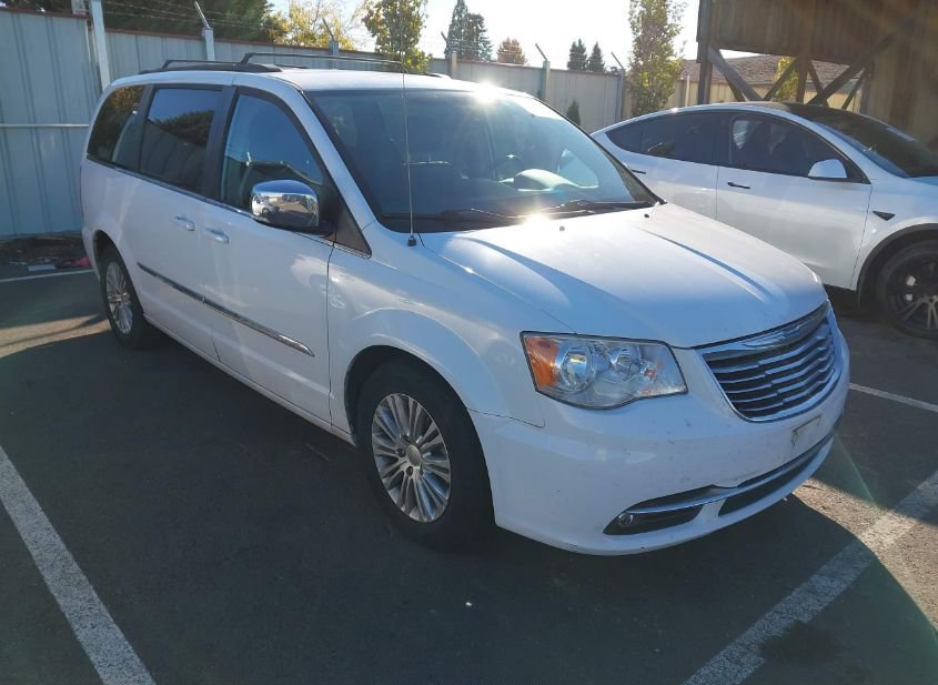 2015 CHRYSLER TOWN & COUNTRY TOURING-L photo