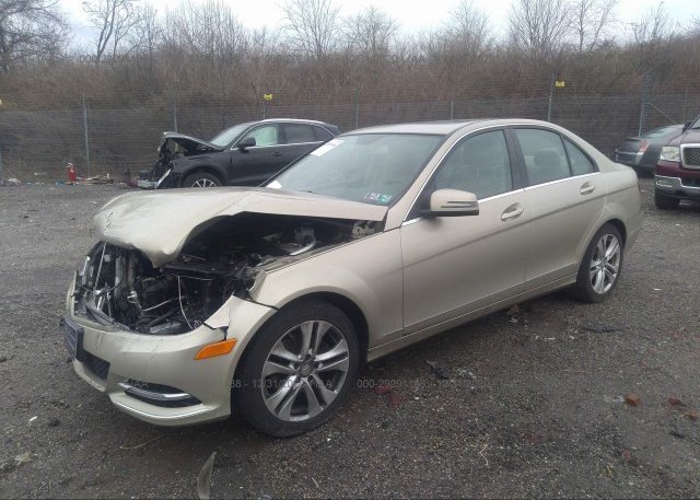 из сша 2012 MERCEDES-BENZ C-CLASS WDDGF8BB0CA731896