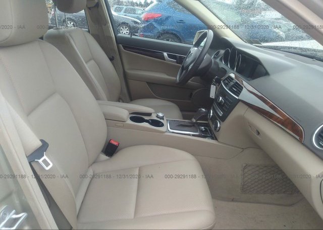 пригнать из сша 2012 MERCEDES-BENZ C-CLASS WDDGF8BB0CA731896