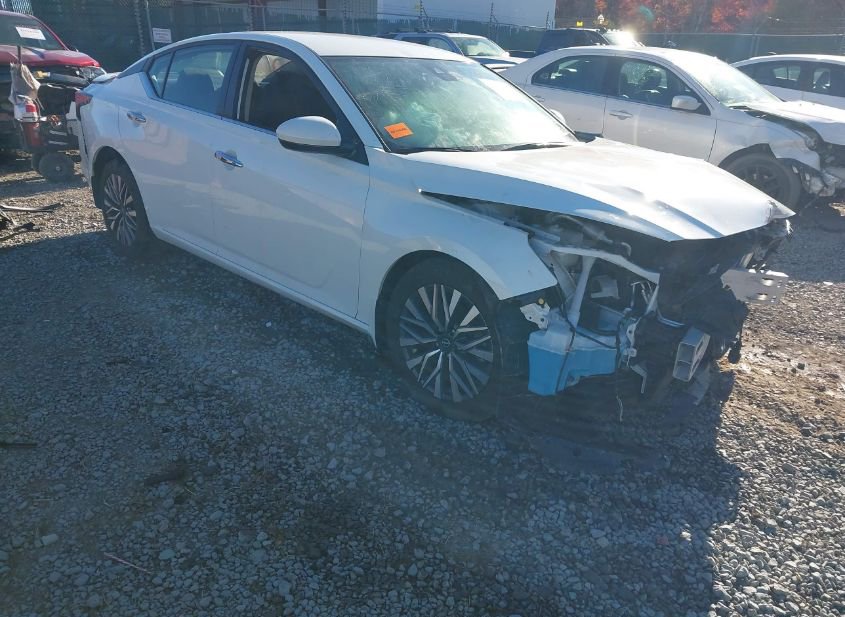 2023 NISSAN ALTIMA SV FWD photo