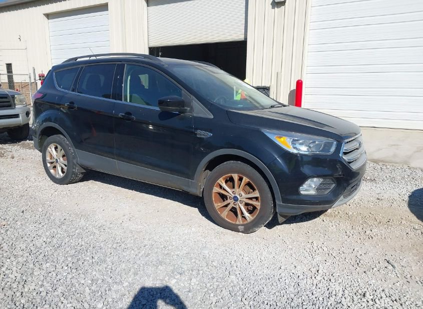 2018 FORD ESCAPE SE photo