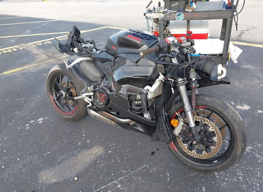 2025 DUCATI PANIGALE V2 photo