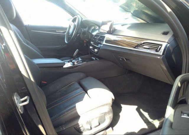 2019 BMW 5 SERIES VIN: WBAJA9C58KB388323